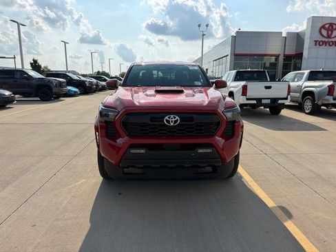 Used 2024 Toyota Tacoma TRD Sport w/ TRD Sport Upgrade Package AWD/4WD image 2
