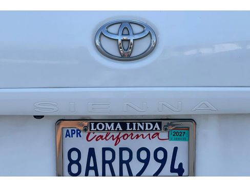 Used 2017 Toyota Sienna LE FWD image 18