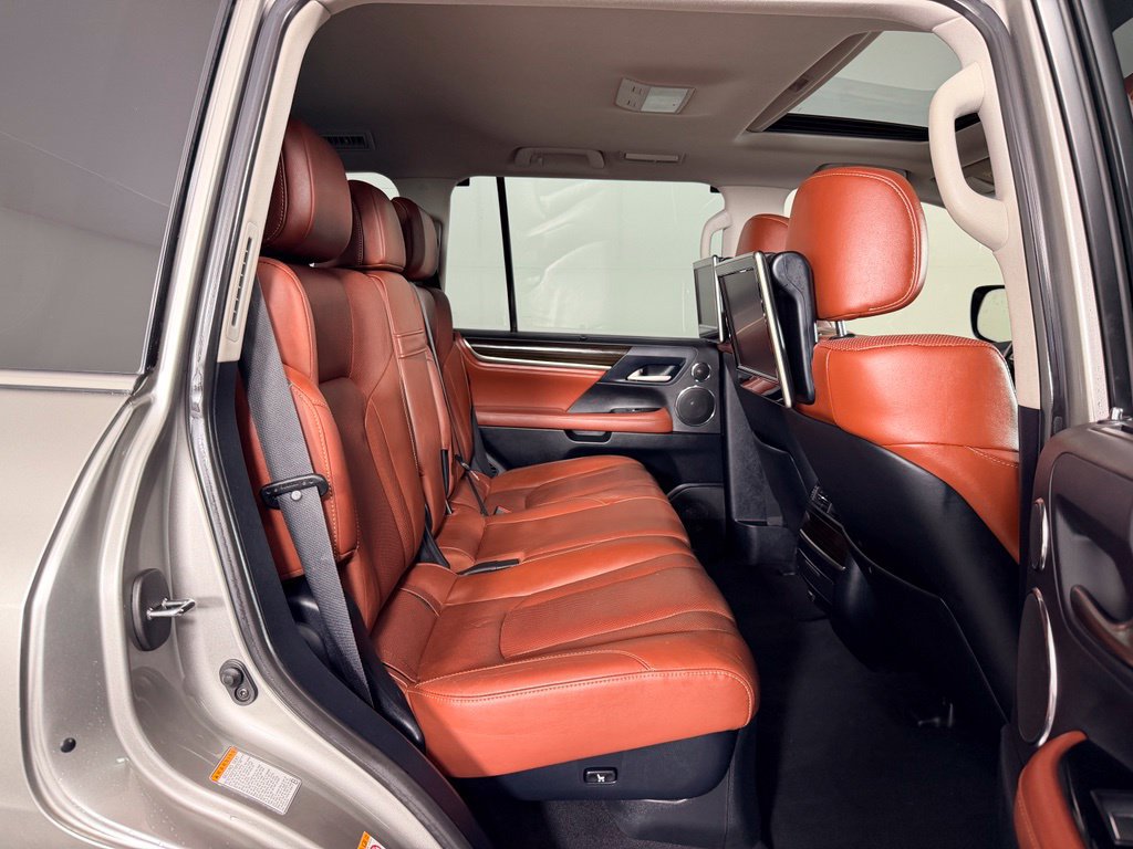 Used 2019 Lexus LX 570 4WD w/ Luxury Package image 25
