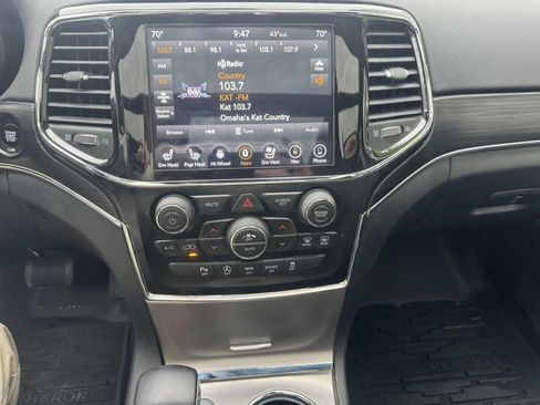 Used 2021 Jeep Grand Cherokee Limited w/ Luxury Group II image 22