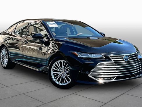 Used 2021 Toyota Avalon Limited FWD image 3