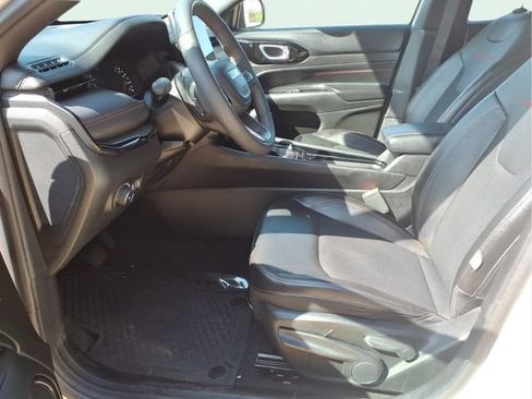 Used 2023 Jeep Compass Trailhawk AWD/4WD image 18