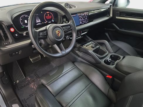 Used 2024 Porsche Cayenne Coupe AWD/4WD image 19