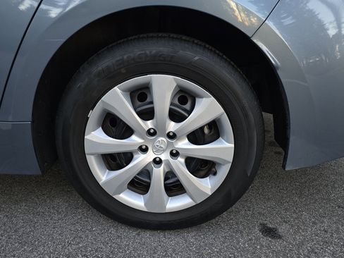 Used 2022 Toyota Corolla LE image 32