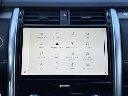 Certified 2025 Land Rover Discovery Dynamic SE image 24
