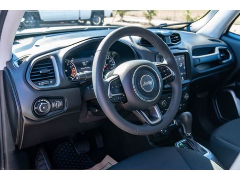Used 2022 Jeep Renegade Latitude image 10