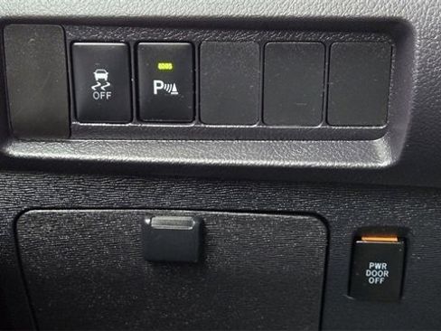 Certified 2020 Toyota Sienna SE image 23