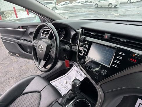 Used 2019 Toyota Camry SE image 23