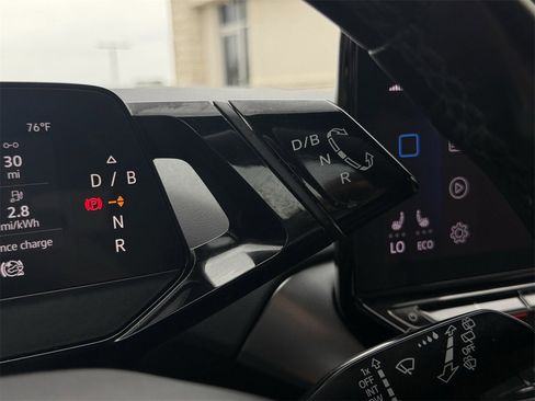 Used 2021 Volkswagen ID.4 Pro S w/ Gradient Package image 21