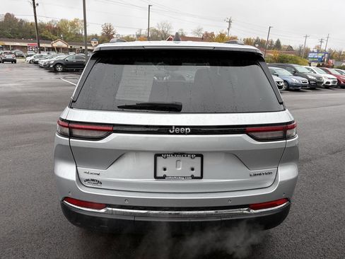 Used 2022 Jeep Grand Cherokee Limited image 9