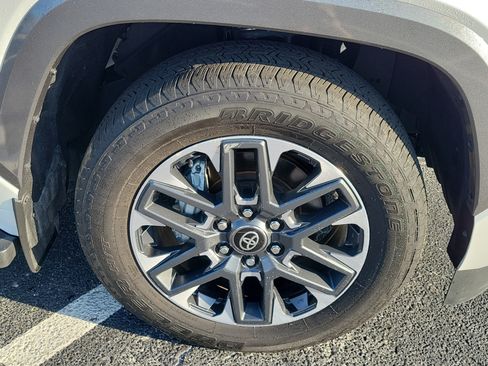 Used 2025 Toyota Sequoia Limited AWD/4WD image 8