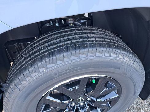 New 2026 Nissan Frontier SV w/ Tow Package AWD/4WD image 46