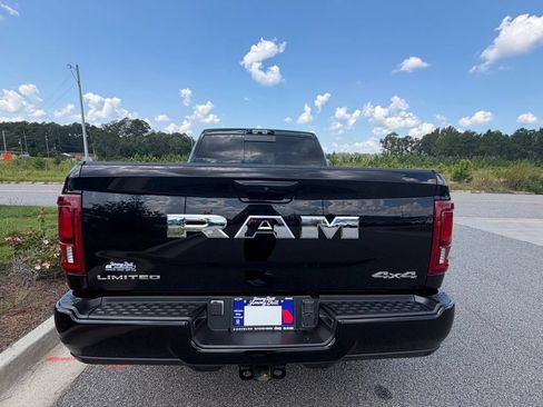 Used 2025 RAM 2500 Limited AWD/4WD image 5