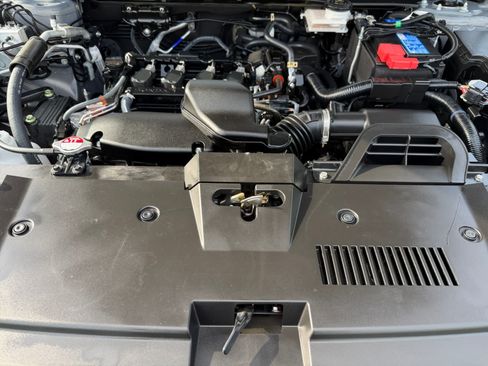 Used 2023 Honda CR-V LX image 12