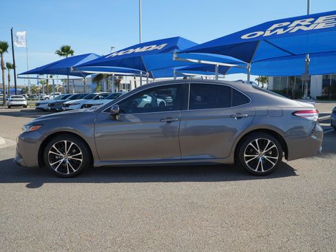 Used 2020 Toyota Camry SE image 8