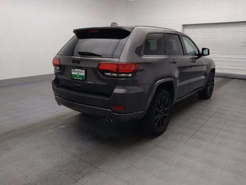 Used 2019 Jeep Grand Cherokee Altitude AWD/4WD image 9