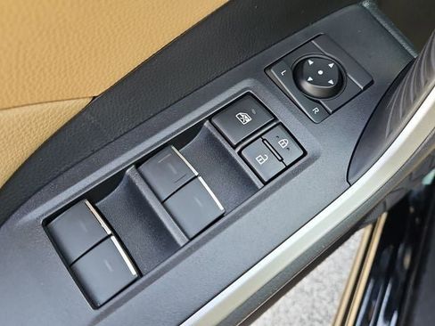 Used 2023 Toyota RAV4 XLE Premium image 30