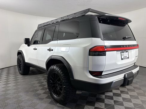 Used 2024 Lexus GX 550 image 5