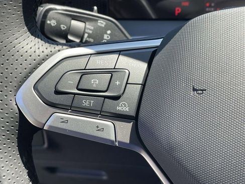 New 2026 Volkswagen Tiguan SE R-Line FWD image 24