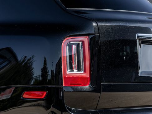 Used 2023 Rolls-Royce Cullinan image 14