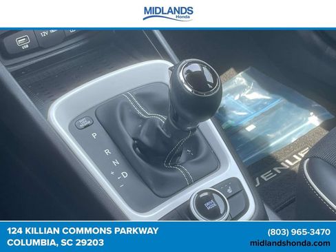 Used 2023 Hyundai Venue Limited FWD image 29