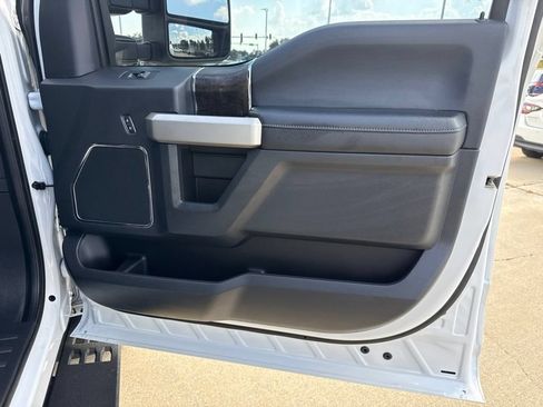 Used 2022 Ford F250 Lariat w/ Tremor Off-Road Package AWD/4WD image 19