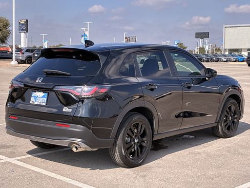 Certified 2026 Honda HR-V Sport image 6