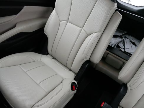 Used 2022 Subaru Ascent Premium w/ Convenience Package image 12