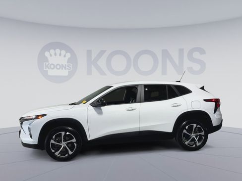Used 2024 Chevrolet Trax RS w/ Driver Confidence Package FWD image 7