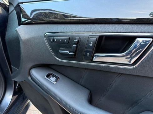 Used 2010 Mercedes-Benz E 550 Sedan image 58