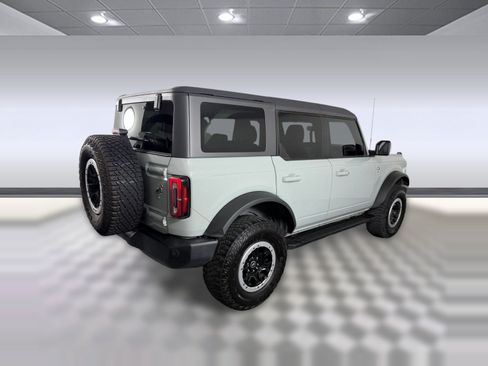 Used 2023 Ford Bronco Outer Banks w/ Sasquatch Package AWD/4WD image 9