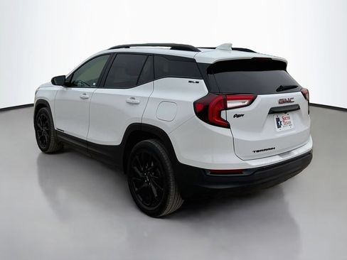 Used 2024 GMC Terrain SLE w/ Driver Convenience Package FWD image 5