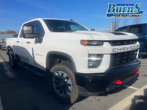 Used 2022 Chevrolet Silverado 2500 Custom w/ Custom Value Package image 1