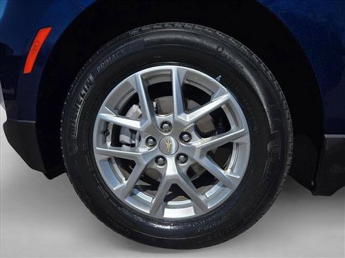 Used 2022 Chevrolet Equinox LT w/ Driver Convenience Package image 24