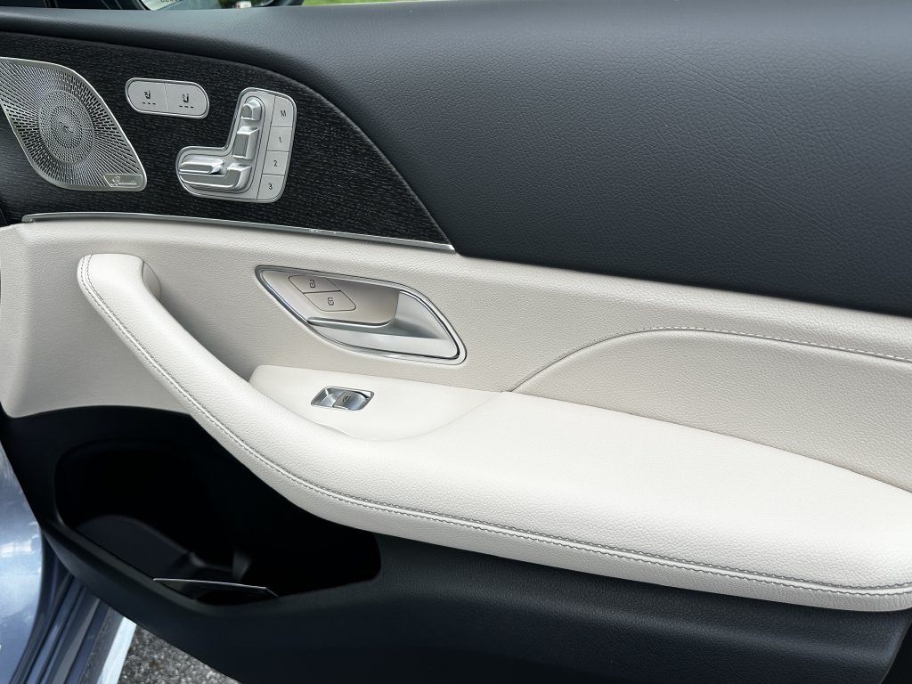 New 2026 Mercedes-Benz GLS 450 4MATIC image 16