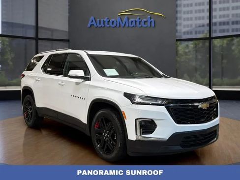 Used 2024 Chevrolet Traverse RS image 1
