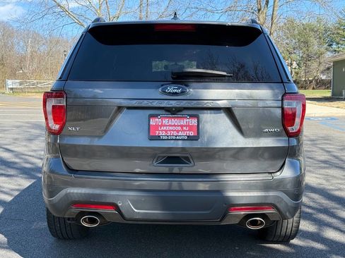 Used 2018 Ford Explorer XLT w/ Equipment Group 202A image 7