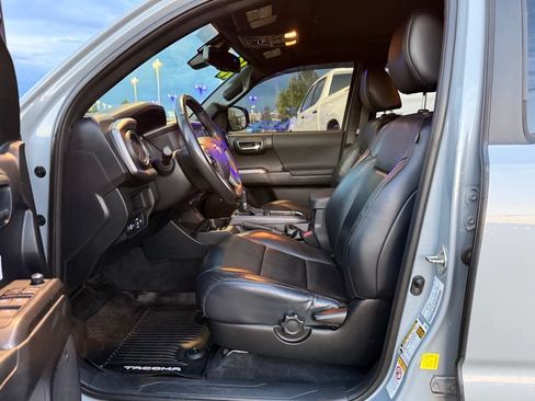 Used 2019 Kia Sorento FWD image 11