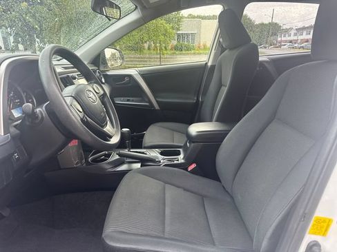 Used 2016 Toyota RAV4 LE AWD/4WD image 13