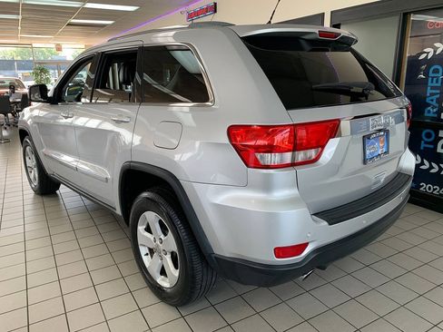 Used 2012 Jeep Grand Cherokee Laredo AWD/4WD image 5