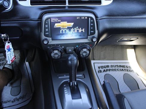 Used 2015 Chevrolet Camaro LT RWD image 15