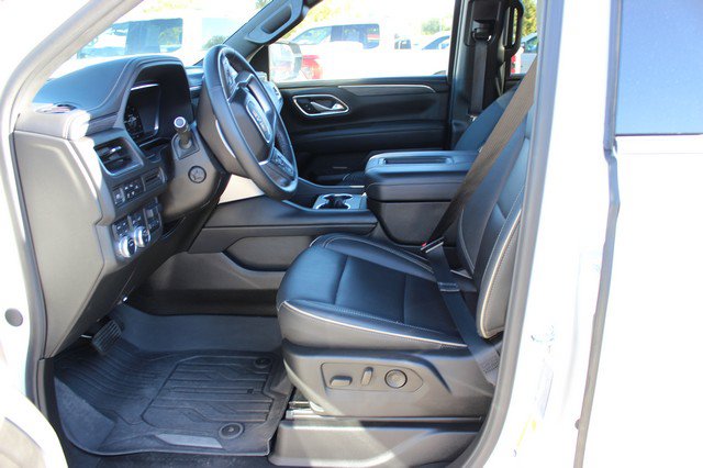 Used 2024 GMC Yukon XL SLT w/ SLT Luxury Package AWD/4WD image 7