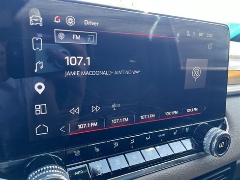 Used 2024 GMC Canyon Denali AWD/4WD image 29
