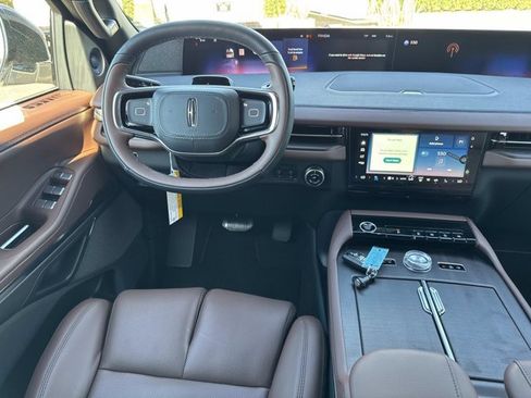New 2026 Lincoln Navigator L Reserve AWD/4WD image 26