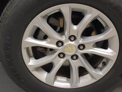 Used 2019 Chevrolet Equinox LS FWD image 31