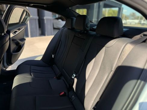 Used 2018 BMW 530e w/ Premium Package 2 image 27