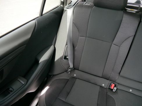 Used 2025 Subaru Outback Premium image 12