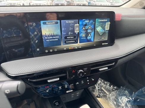 New 2026 Nissan Kicks SR w/ SR Premium Package image 15