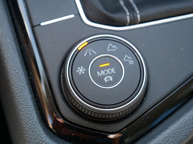 Certified 2024 Volkswagen Taos SE AWD/4WD image 28