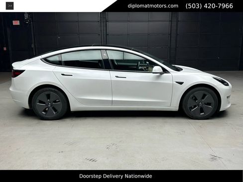 Used 2022 Tesla Model 3 image 8